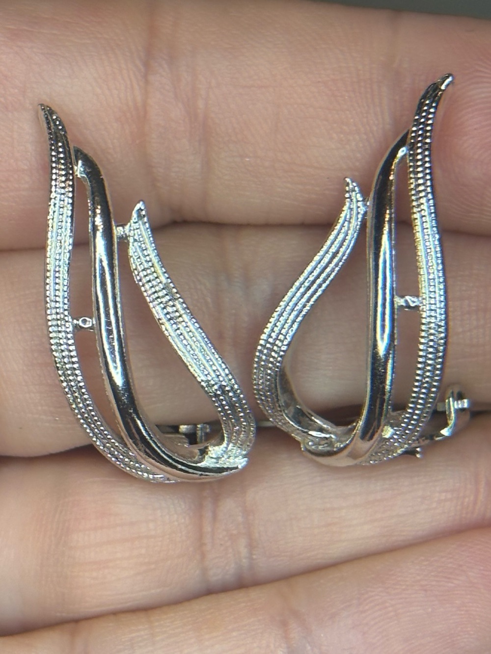 Vintage Sarah Coventry Silver Tone Abstract Swirl Clip-On Earrings